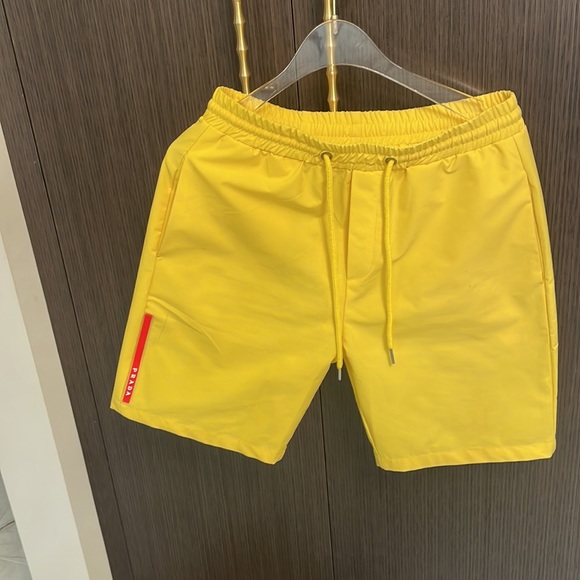 💛⭐️ Super Stylish Yellow Shorts 💛⭐️ - Picture 9 of 12